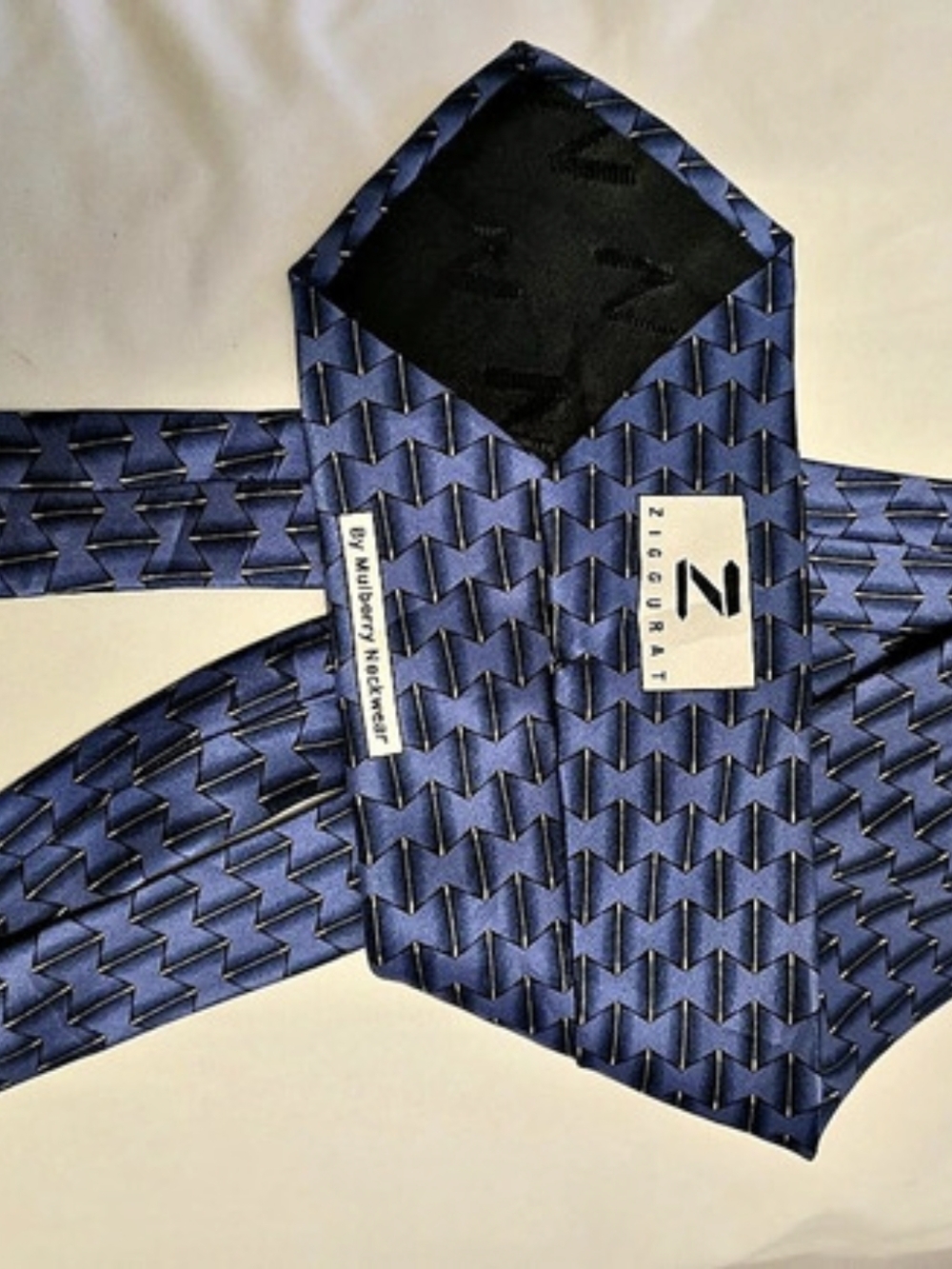 Zigurat Geometric Silk Tie in Blue Like New